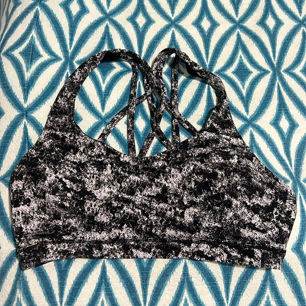 Lululemon black and white sports bra, size 8